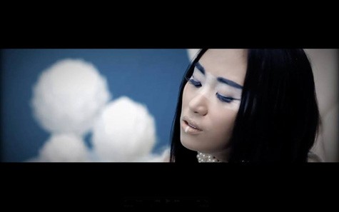 Hình ảnh của Nhật Thu trong MV mới